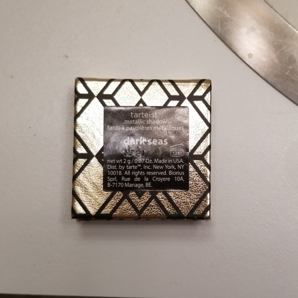 Metallic Blue Eyeshadow - Picture 2 of 3